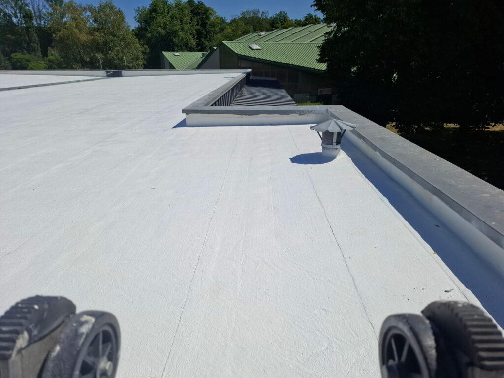 Photo de toit d'un bâtiment